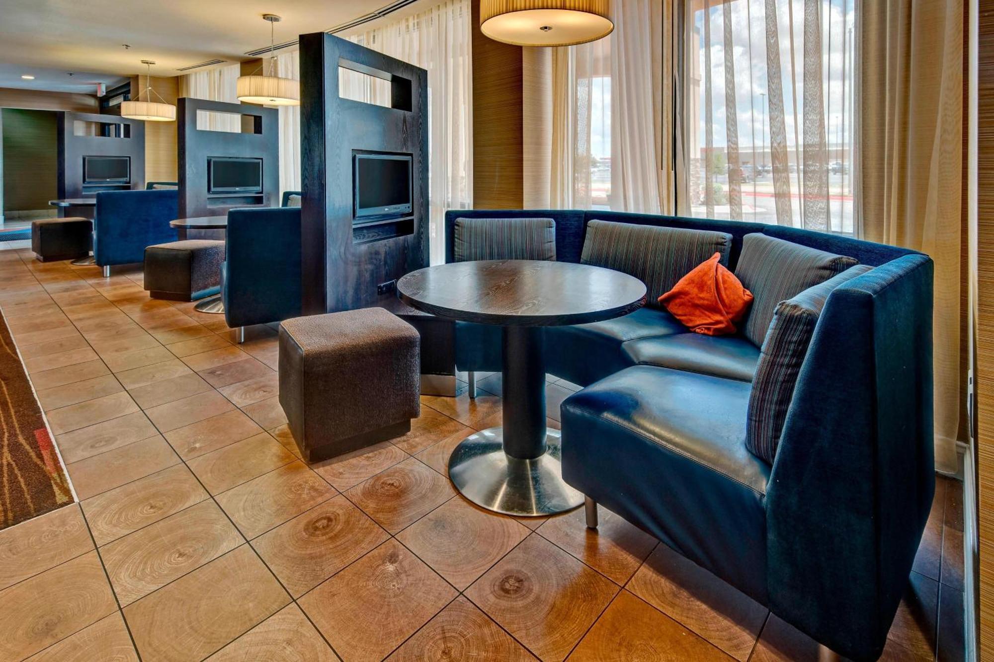 Courtyard By Marriott Midland Hotel Exterior photo